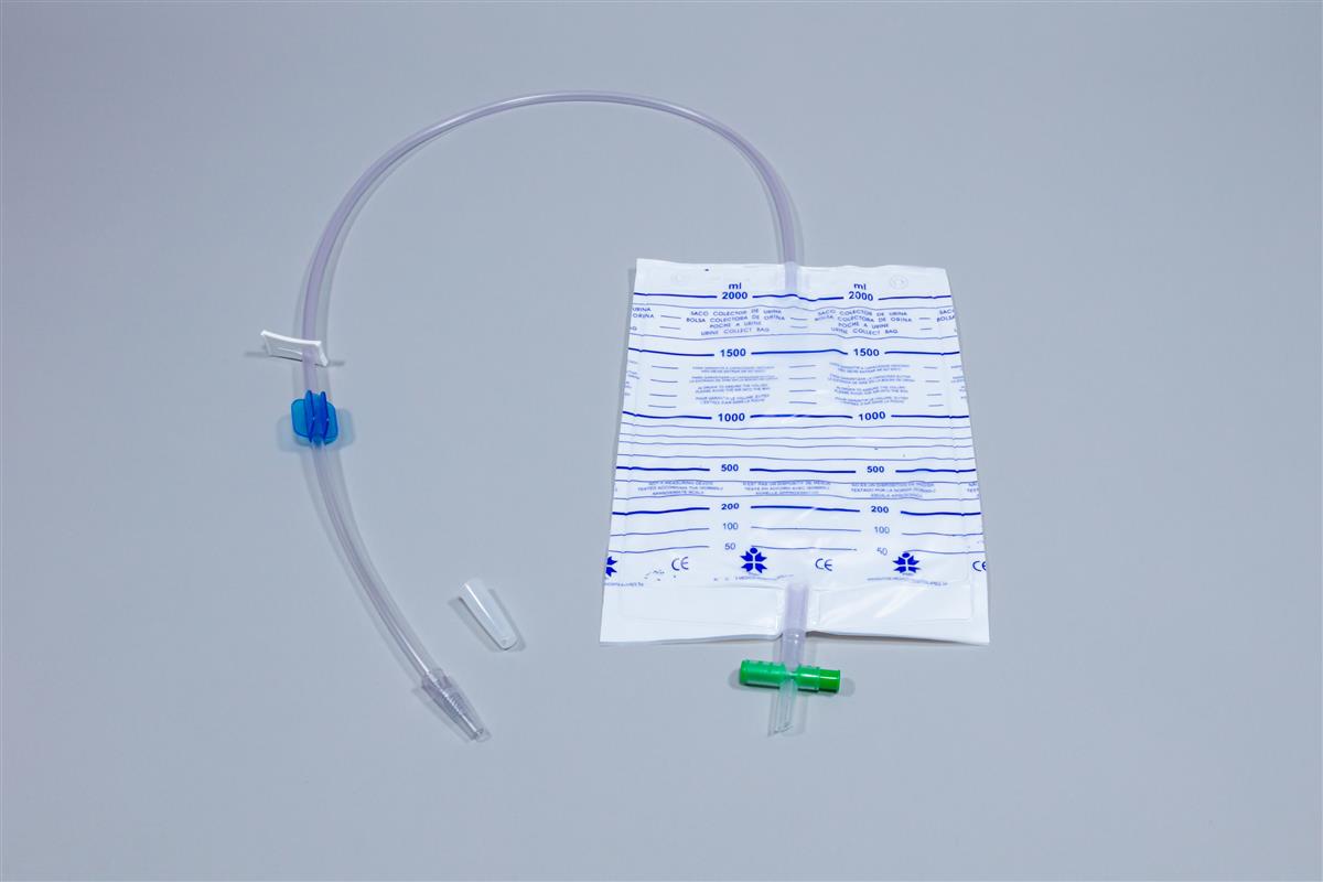 Urine collection bag with non-return valve and tap on site