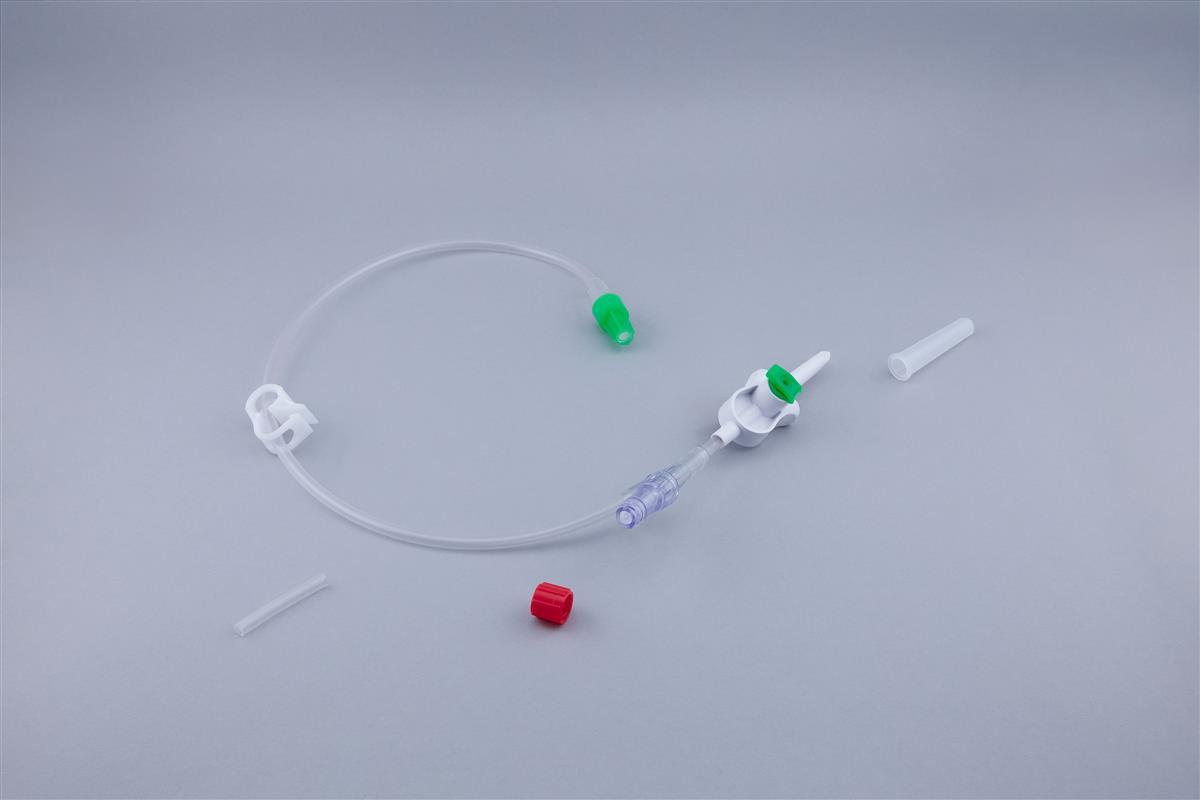 Cytostatic preparation line with Bichannel spike, Bidirectional Y Valve and Luer Lock with purge filter