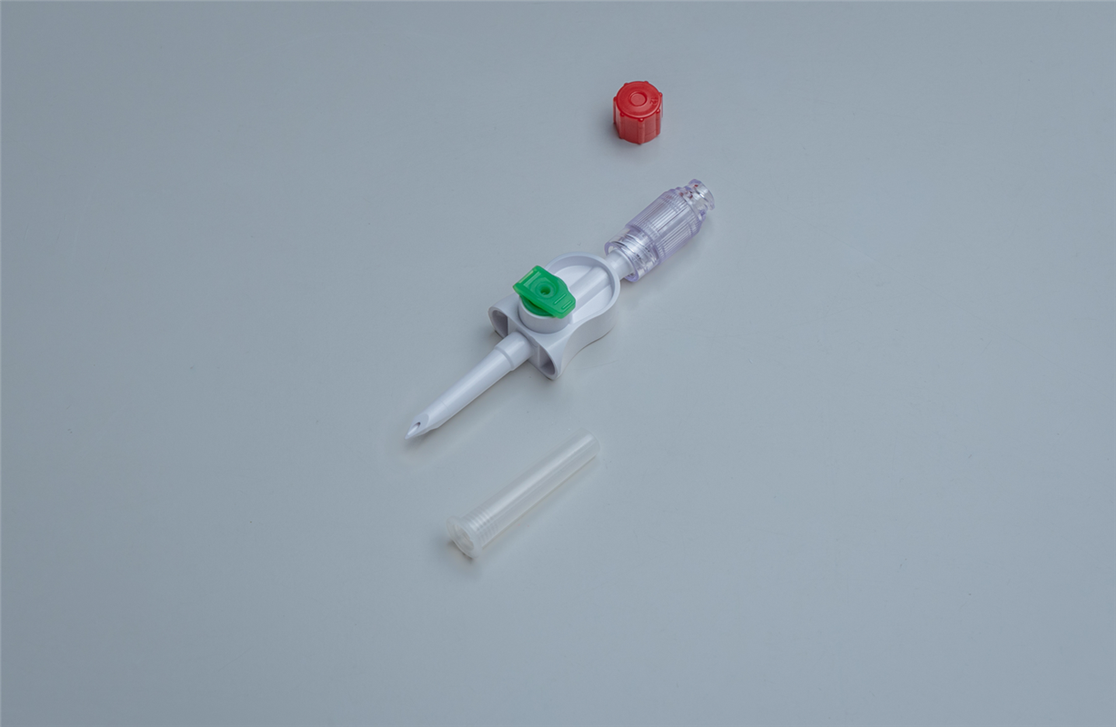 Two-channel spike with aerator, with Caresafe® valve