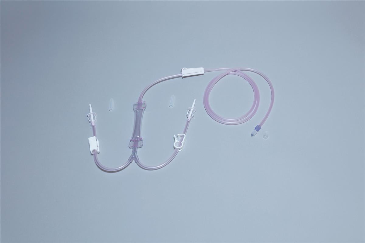 Arthoscopy irrigation system with 2 spikes and chamber
